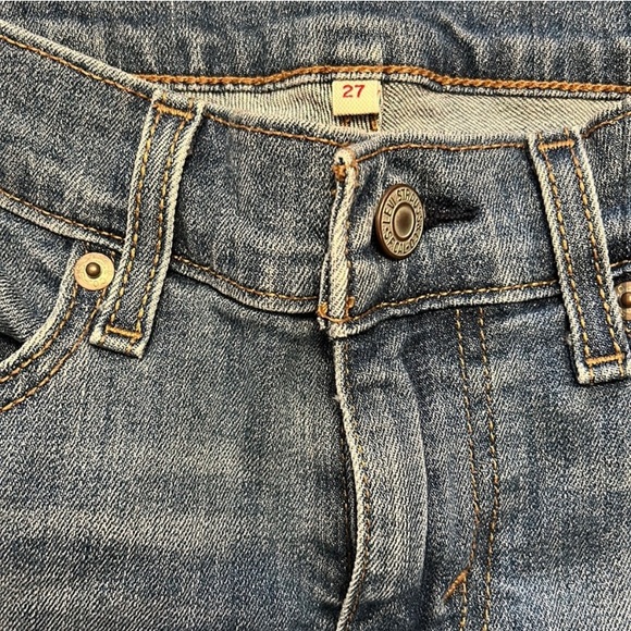 LEVIS sz 27 denim shorts 5 inch inseam with some stretch and roll up cuff option - Picture 4 of 5
